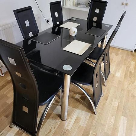 Fancy Basement Flat A Leilighet London Eksteriør bilde