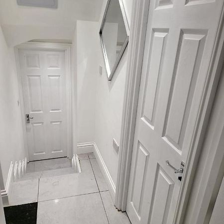 Fancy Basement Flat A Leilighet London Eksteriør bilde