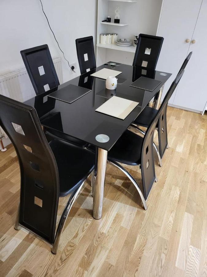 Fancy Basement Flat A Leilighet London Eksteriør bilde