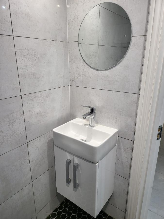 Fancy Basement Flat A Leilighet London Eksteriør bilde