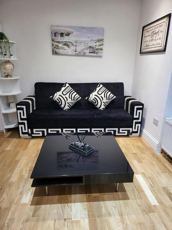 Fancy Basement Flat A Leilighet London Eksteriør bilde
