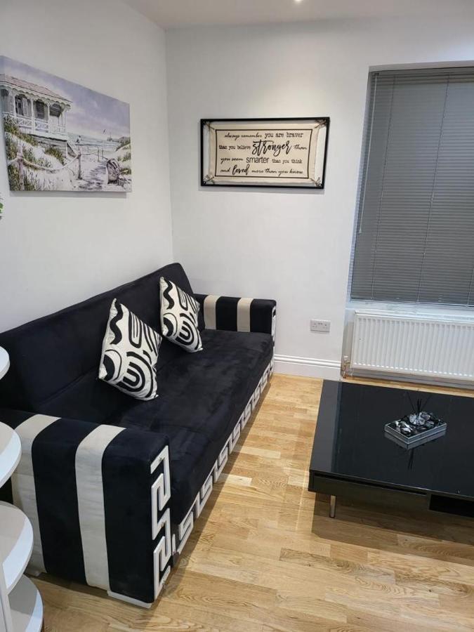 Fancy Basement Flat A Leilighet London Eksteriør bilde