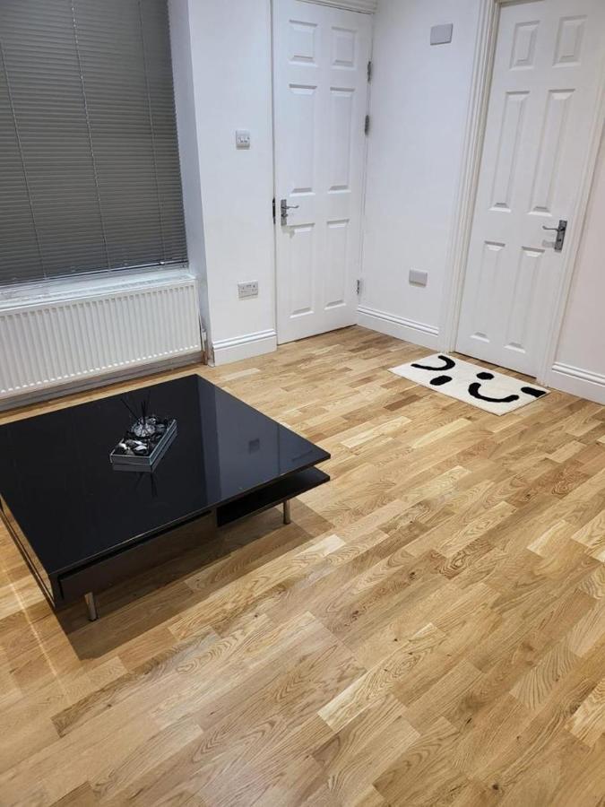 Fancy Basement Flat A Leilighet London Eksteriør bilde