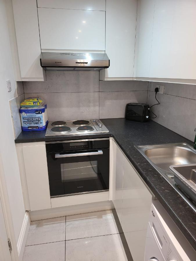 Fancy Basement Flat A Leilighet London Eksteriør bilde